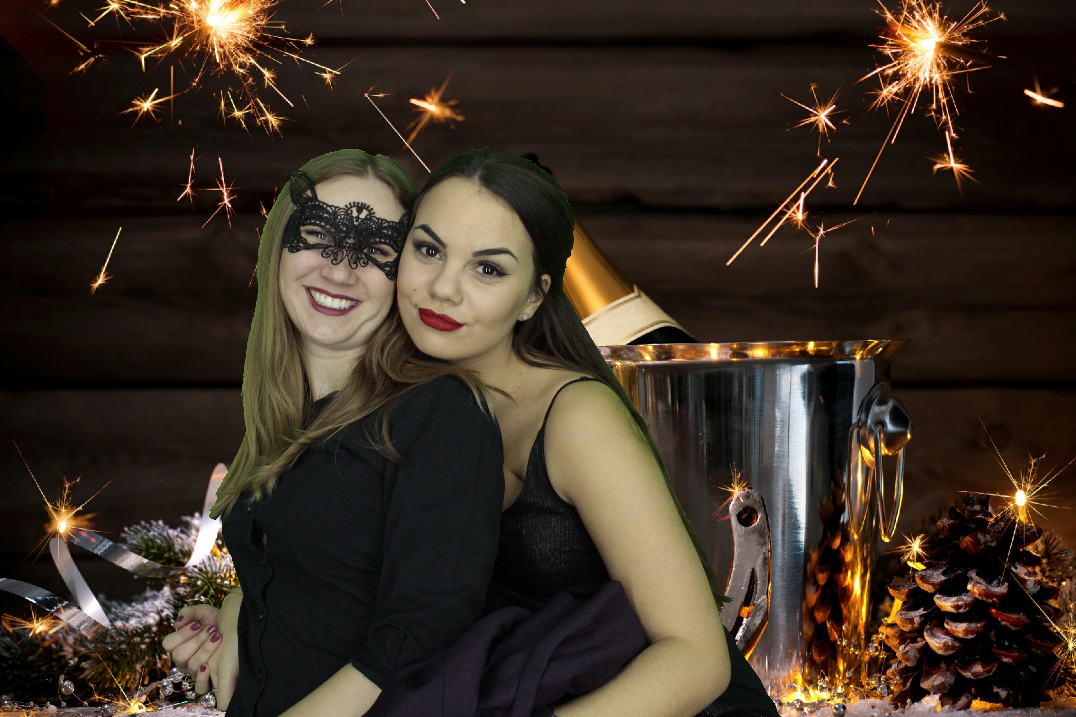 New Years Eve Party Silvermere | View more photos from the event at gallery.myphotoboothexperience.co.uk/u/MyPhotoBoothExperienceLtd/New-Years-Eve-Party-Silvermere